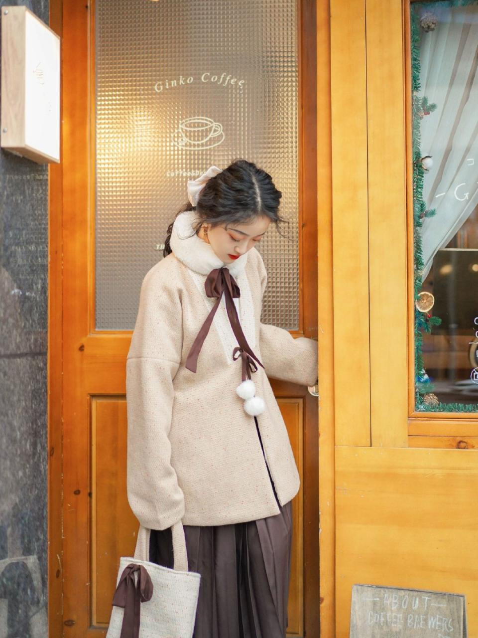 汉服如何穿出简约的时尚感？ - 图2