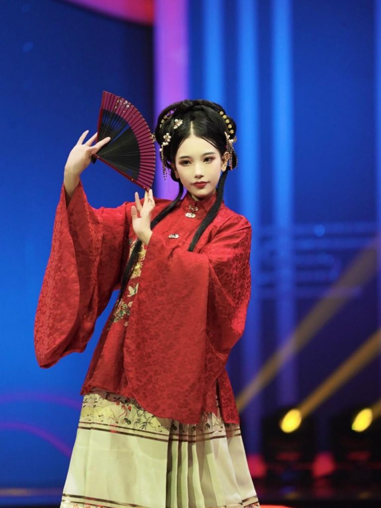 怎么把“红色”汉服穿出高级古典感？ - 图6