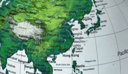 3.2.2 大地坐标系统表示 - 图2