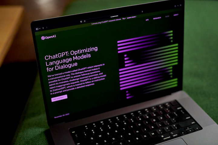 OpenAI 发布重磅研究，这些职业最容易被 ChatGPT 波及 | 附详细清单 - 图1